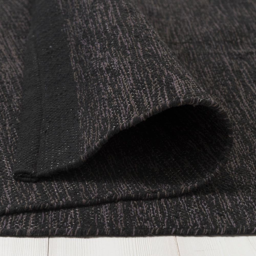 Heby Black