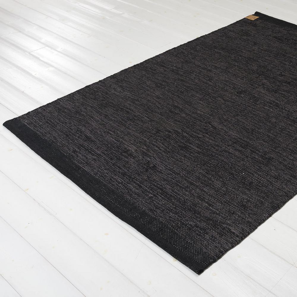 Heby Black